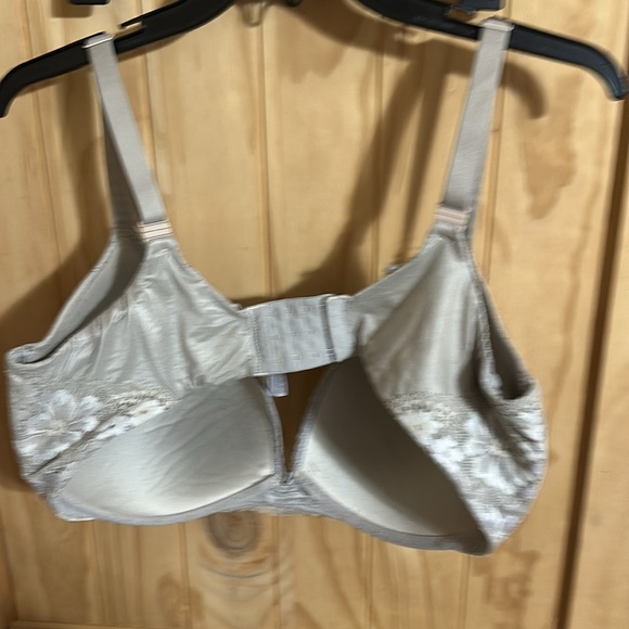 Victoria’s Secret Elegant Gray Women's Bra - Picture 5 of 5